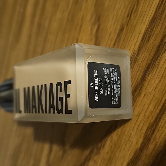 ✨ WOKE UP LIKE THIS ✨Shade: #75 - Picture 2 of 3